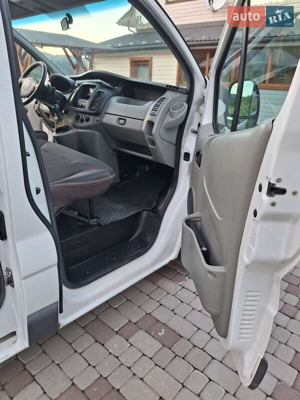 Минивэн Renault Trafic 2012 в Славском фото 2 Минивэн Renault Trafic 2012 в Славском