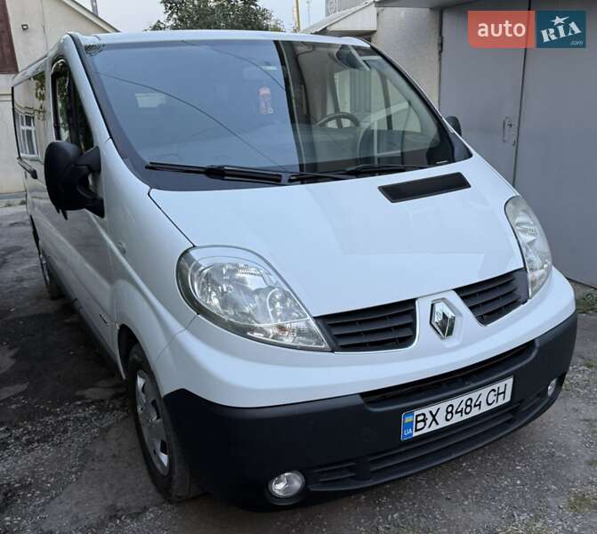 Мінівен Renault Trafic 2013 в Кам'янець-Подільському