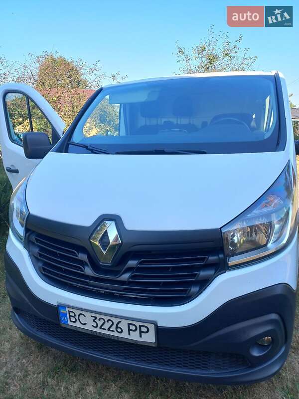 Грузовой фургон Renault Trafic 2015 в Шептицькому