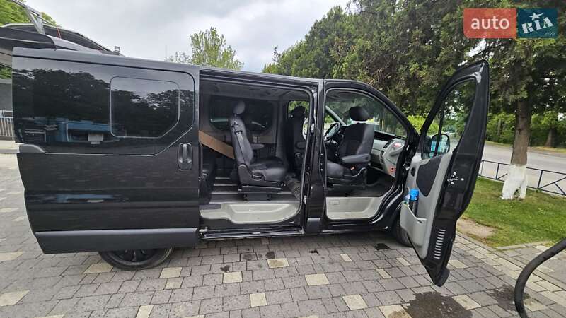 Минивэн Renault Trafic 2006 в Ужгороде