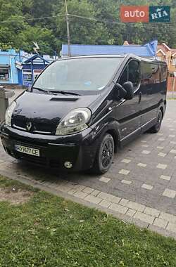 Мінівен Renault Trafic 2006 в Ужгороді