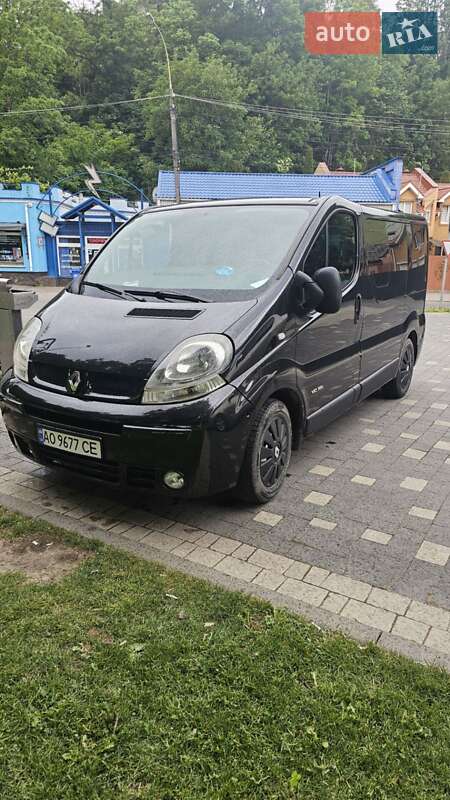 Минивэн Renault Trafic 2006 в Ужгороде