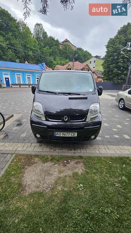 Минивэн Renault Trafic 2006 в Ужгороде