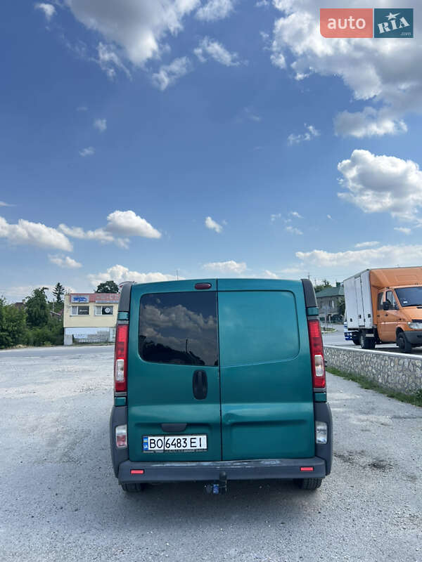 Грузовой фургон Renault Trafic 2006 в Тернополе