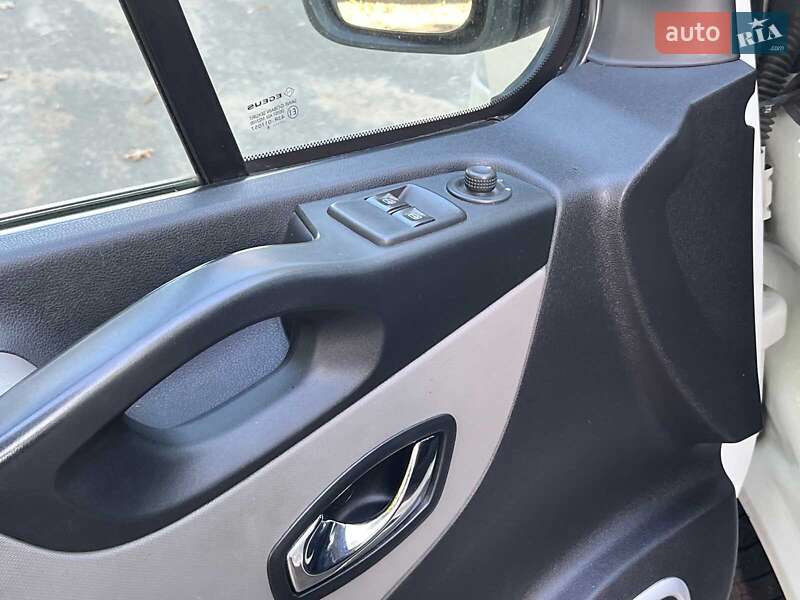 Грузовой фургон Renault Trafic 2018 в Киеве фото 26 Грузовой фургон Renault Trafic 2018 в Киеве