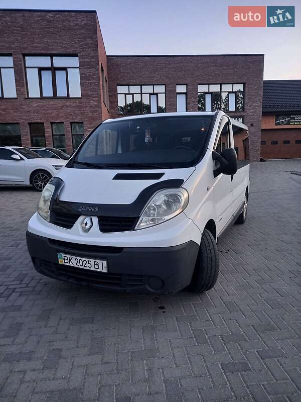 Мінівен Renault Trafic 2008 в Рівному