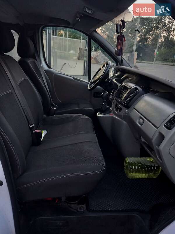 Мінівен Renault Trafic 2008 в Рівному