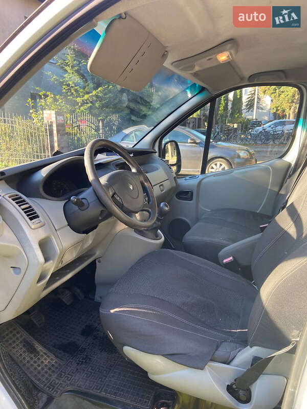 Renault Trafic 2012 Renault Trafic 2012