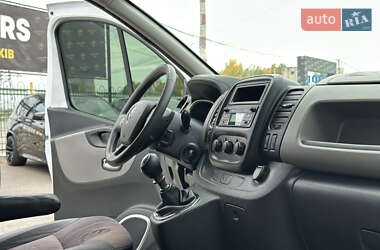 Мінівен Renault Trafic 2016 в 