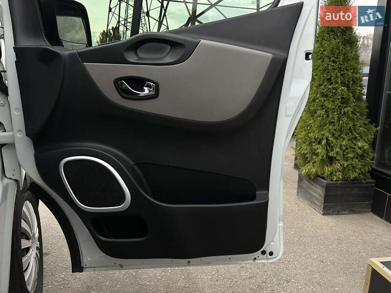 Минивэн Renault Trafic 2016 в Харькове