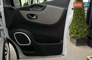 Мінівен Renault Trafic 2016 в 