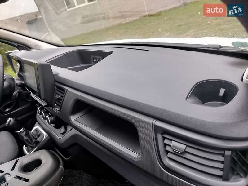 Грузовой фургон Renault Trafic 2023 в Львове
