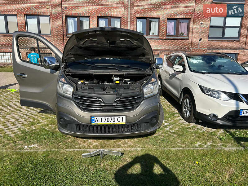 Мінівен Renault Trafic 2017 в Дніпрі