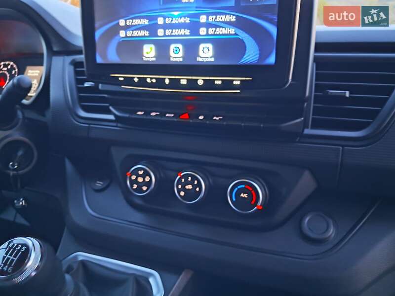 Грузовой фургон Renault Trafic 2022 в Черновцах