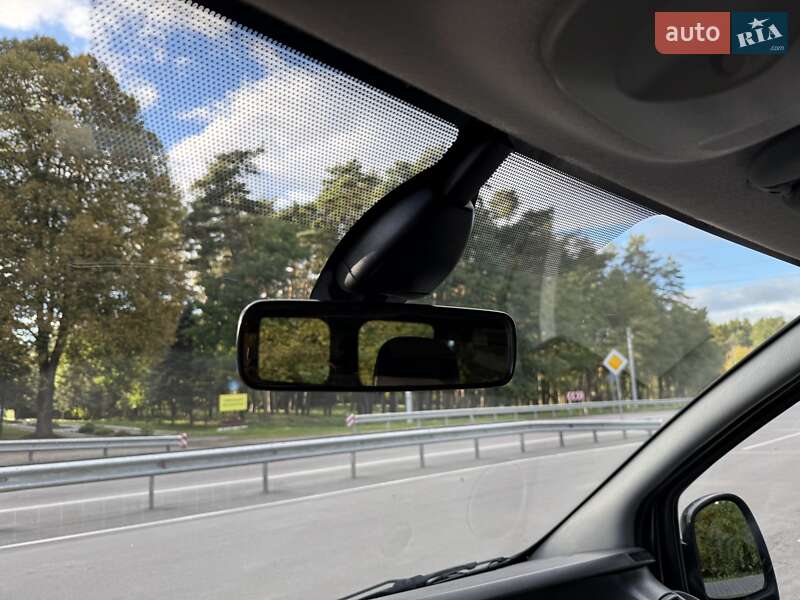 Грузовой фургон Renault Trafic 2012 в Дубно
