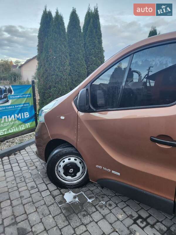 Минивэн Renault Trafic 2015 в Ивано-Франковске