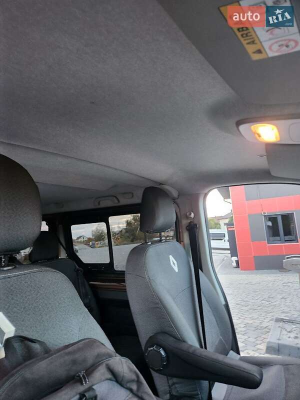 Минивэн Renault Trafic 2015 в Ивано-Франковске
