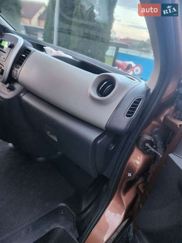 Минивэн Renault Trafic 2015 в Ивано-Франковске