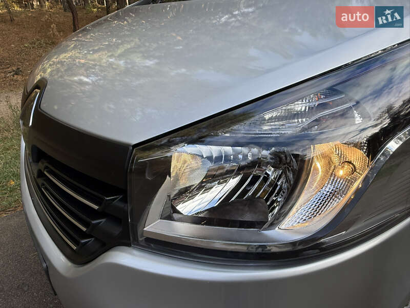 Минивэн Renault Trafic 2016 в Киеве фото 27 Минивэн Renault Trafic 2016 в Киеве