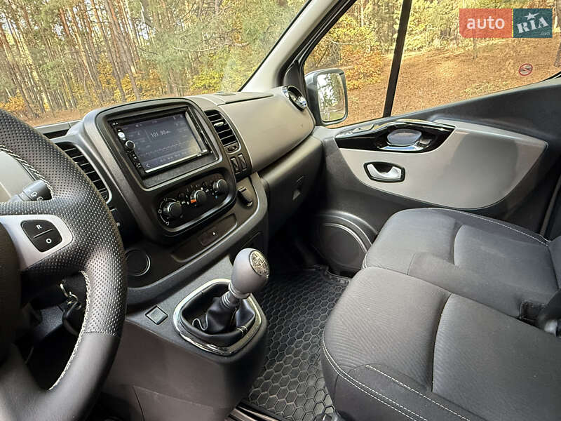 Минивэн Renault Trafic 2016 в Киеве фото 40 Минивэн Renault Trafic 2016 в Киеве