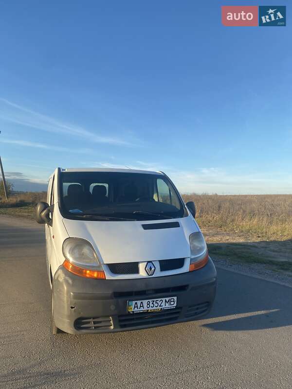 Вантажний фургон Renault Trafic 2006 в Києві