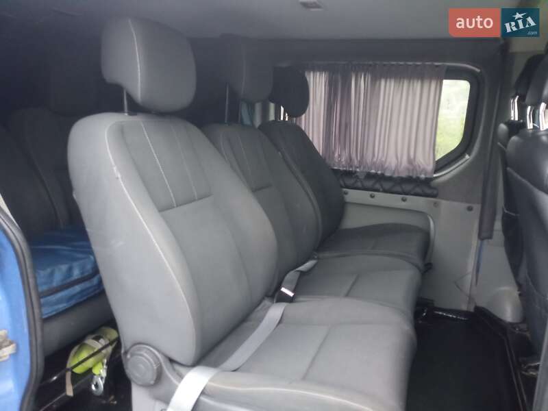 Мінівен Renault Trafic 2007 в Острозі фото 3 Мінівен Renault Trafic 2007 в Острозі