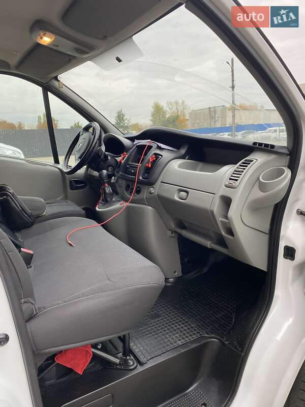 Грузовой фургон Renault Trafic 2014 в Полтаве фото 7 Грузовой фургон Renault Trafic 2014 в Полтаве