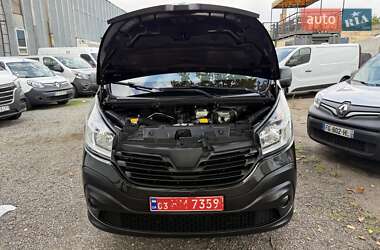 Минивэн Renault Trafic 2016 в 