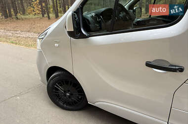 Минивэн Renault Trafic 2020 в 
