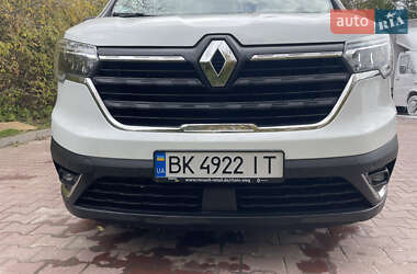 Минивэн Renault Trafic 2022 в 