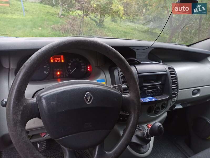 Мінівен Renault Trafic 2005 в Тернополі