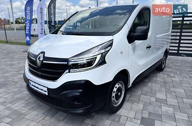 Грузопассажирский фургон Renault Trafic 2020 в 