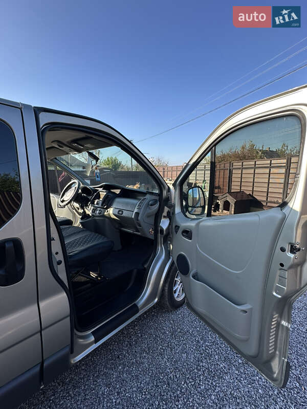 Минивэн Renault Trafic 2011 в Калиновке фото 60 Минивэн Renault Trafic 2011 в Калиновке