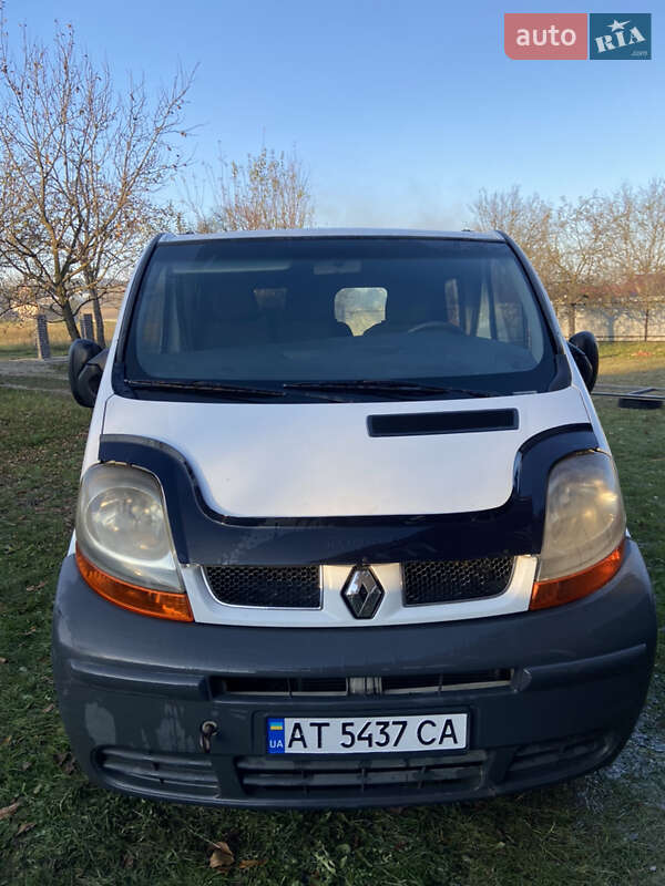 Мінівен Renault Trafic 2004 в Косові