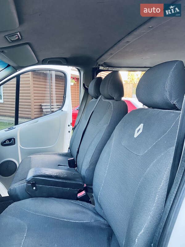 Мінівен Renault Trafic 2004 в Косові