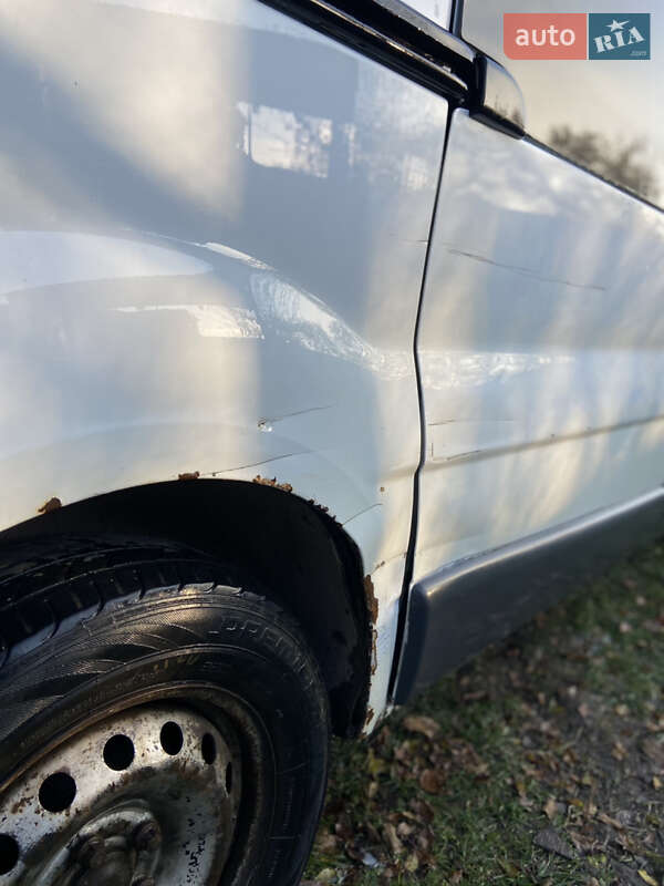 Мінівен Renault Trafic 2004 в Косові