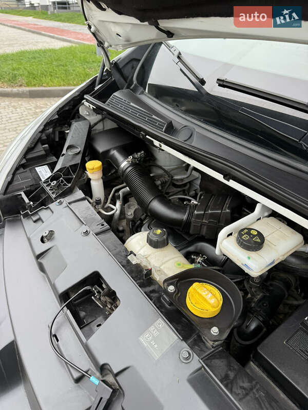 Грузопассажирский фургон Renault Trafic 2018 в Виннице фото 36 Грузопассажирский фургон Renault Trafic 2018 в Виннице