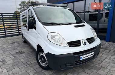 Минивэн Renault Trafic 2014 в 