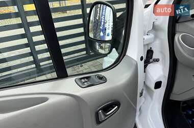 Минивэн Renault Trafic 2014 в 
