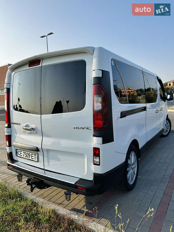 Мінівен Renault Trafic 2015 в Чернівцях