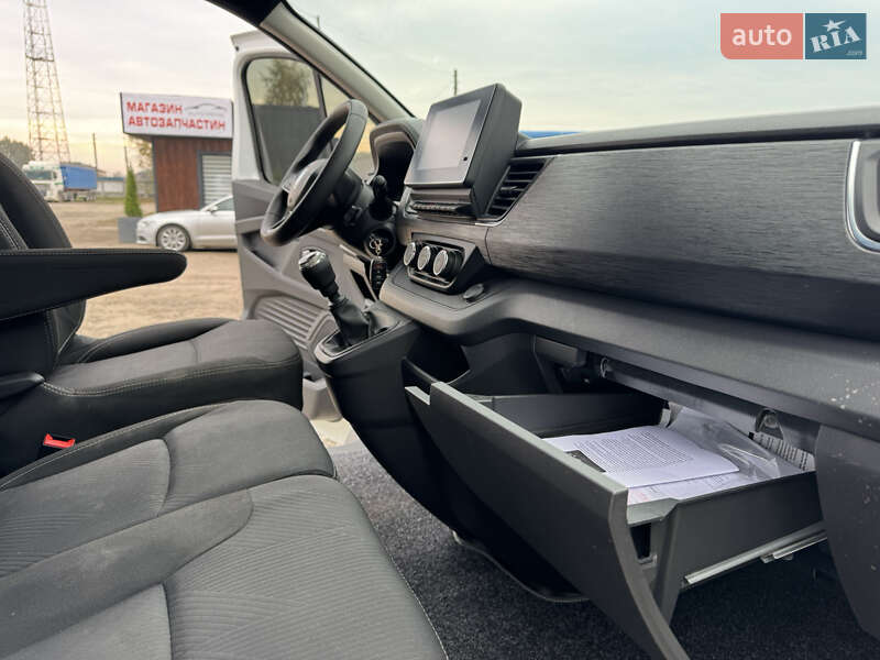 Мінівен Renault Trafic 2022 в Дубні