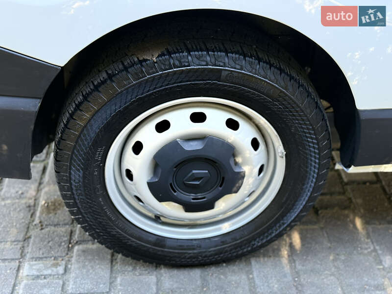 Вантажний фургон Renault Trafic 2023 в Самборі