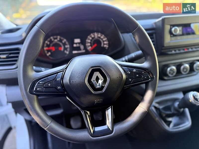 Вантажний фургон Renault Trafic 2023 в Самборі
