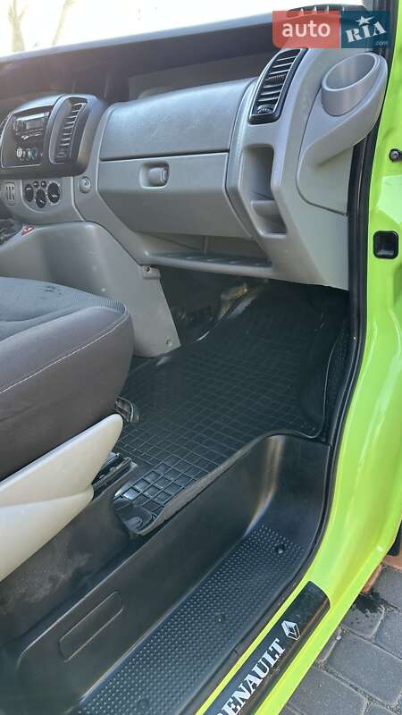 Минивэн Renault Trafic 2009 в Бершади