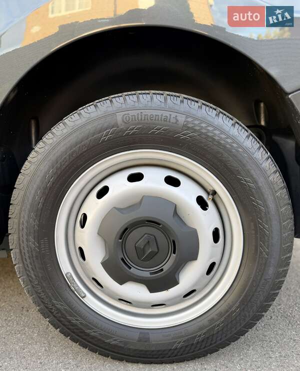 Грузовой фургон Renault Trafic 2023 в Киеве фото 37 Грузовой фургон Renault Trafic 2023 в Киеве