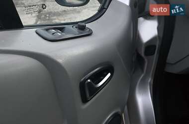 Минивэн Renault Trafic 2012 в 