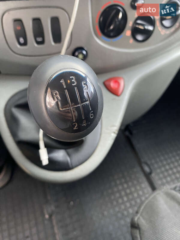 Минивэн Renault Trafic 2005 в Перемышлянах фото 11 Минивэн Renault Trafic 2005 в Перемышлянах