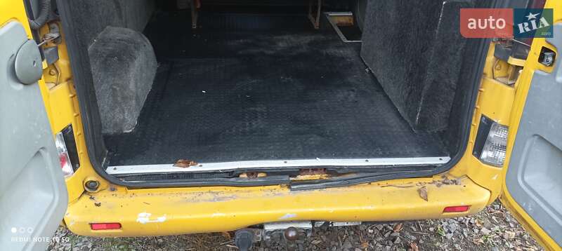 Мінівен Renault Trafic 2004 в Бродах