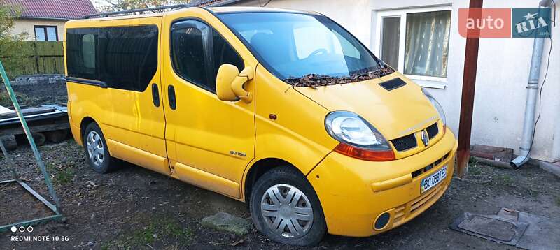 Мінівен Renault Trafic 2004 в Бродах