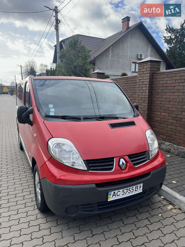 Вантажний фургон Renault Trafic 2009 в Володимирі